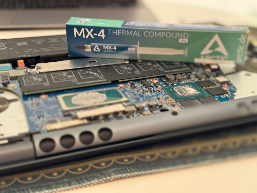 Remplacement de pâte thermique sur processeur de PC portable